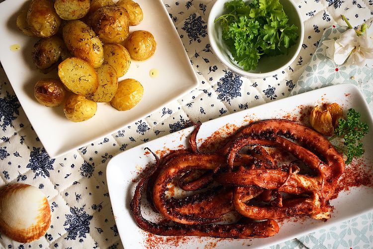 طرز تهیه هشت پا سرخ شده با سس مایونز مخصوص (تصویری)